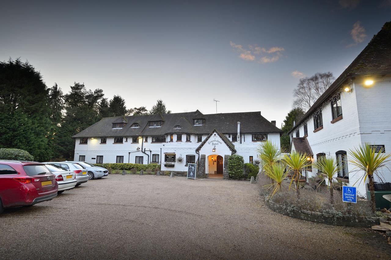 The Roundabout Hotel Pulborough Exterior photo